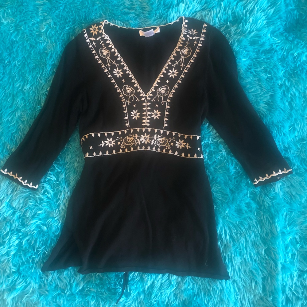 Embroidered black shirt from WHBM w/ tie back🖤